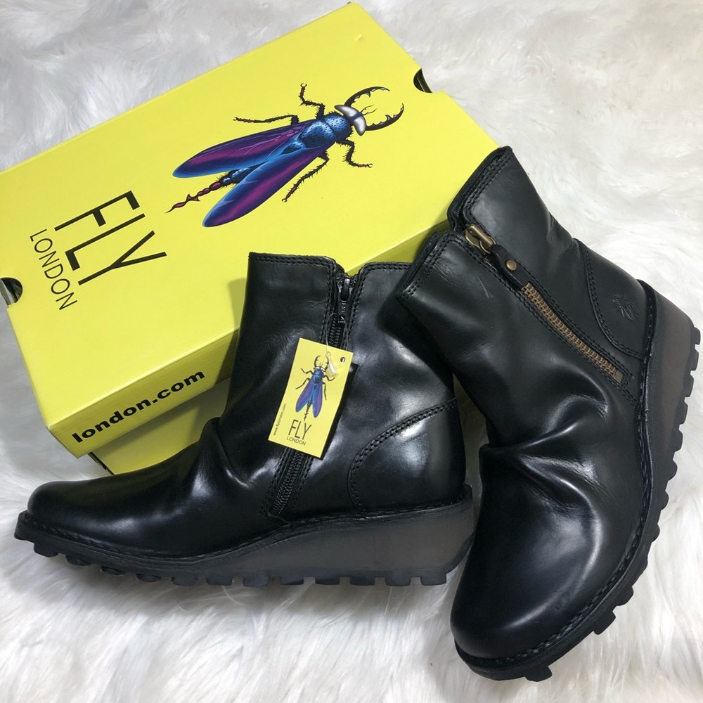 🇬🇧NIB!!! Black Leather Fly London Mong Rug Ankle Wedge Boots W 8 / Euro 39